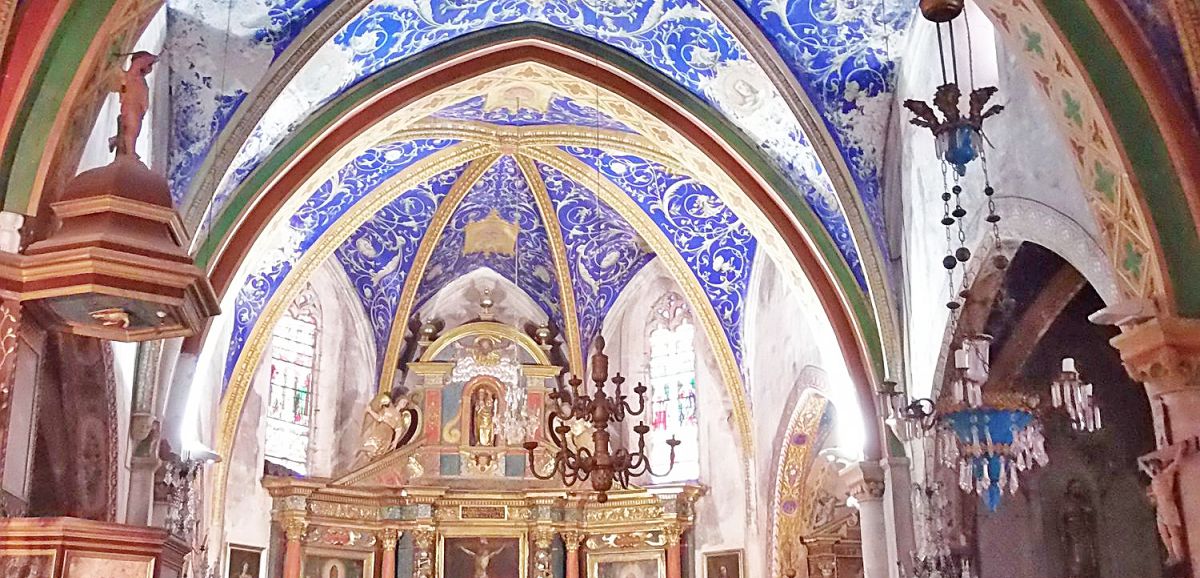 L'église de Puycelsi,  vivant reflet du passé historique de la cité