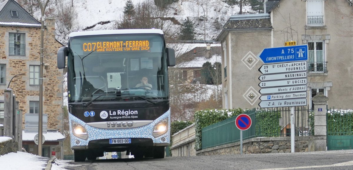 Bus. Aménagements des trajets entre Chaudes-Aigues et Clermont-Ferrand