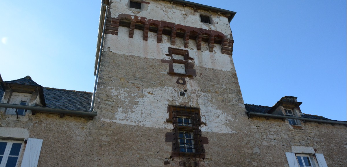 Le château de Lioujas. Un édifice de caractère méconnu 