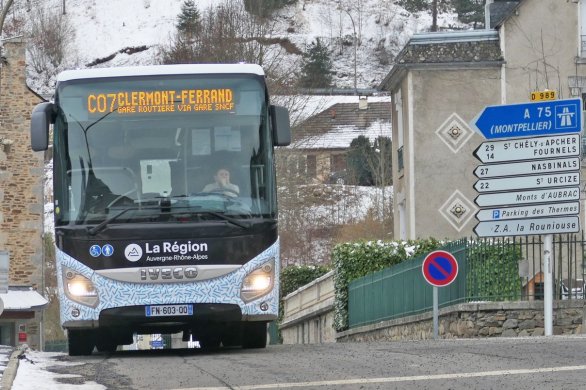 Bus. Aménagements des trajets entre Chaudes-Aigues et Clermont-Ferrand