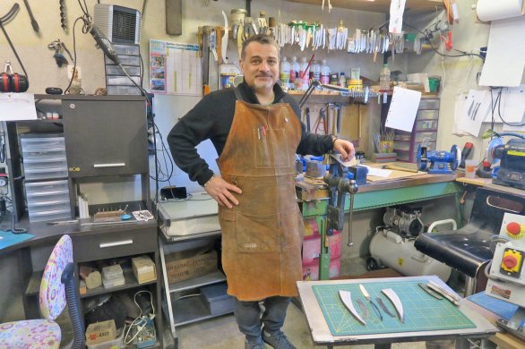 Artisanat. Benoît Salesses a créé un couteau pour Saint-Amans-des-Côts