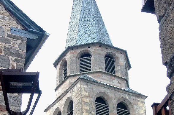 Histoire. L’église Saint-Côme-et-Saint-Damien  de Saint-Côme-d’Olt 