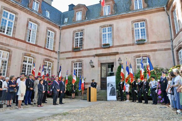 La cour d’honneur de la préfecture baptisée «Cour Jean Moulin». Charles Giusti : «Jean Moulin est dans l’air que nous respirons…» 