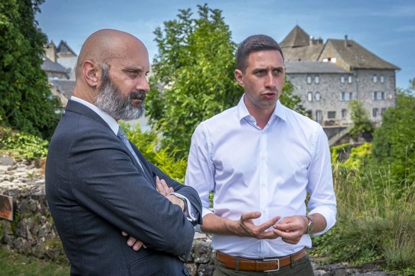 Visite du préfet de l'Aveyron. Charles Giusti reçu par la municipalité à Mur-de-Barrez