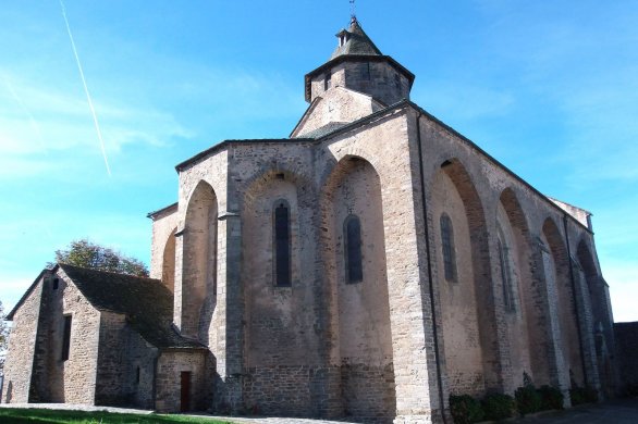 Histoire & patrimoine. L’église Saint-Martial  de Rieupeyroux  et l’omoplate de Gargantua 