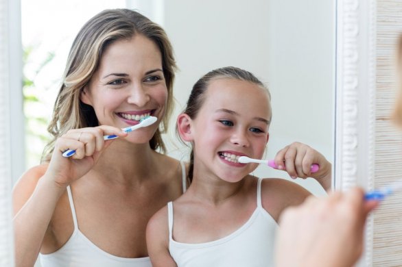 Brossage de dents : faut-il se rincer la bouche ? 