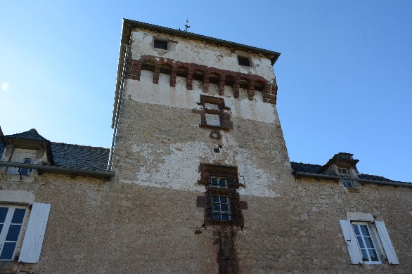 Le château de Lioujas. Un édifice de caractère méconnu 