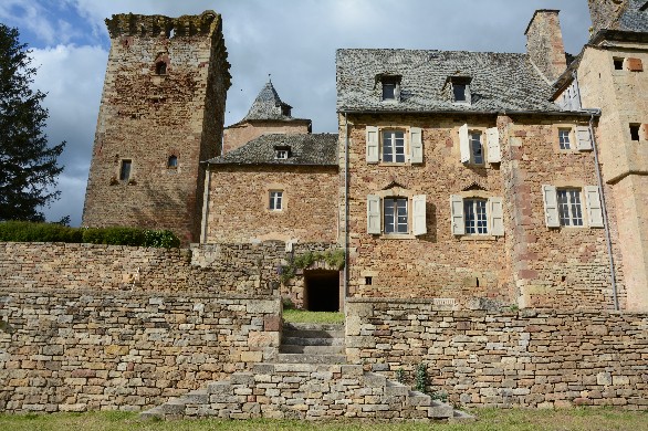 Le Château de Tholet. Sur les traces des siècles passés 