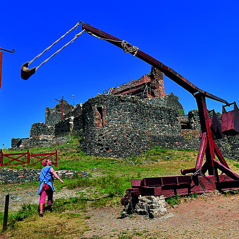 Château de Calmont d'Olt, forteresse de la haute Vallée du Lot à Espalion. - Maurice Subervie