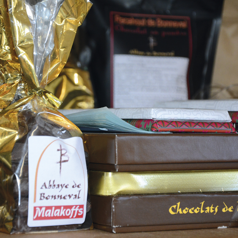 Les boîtes de chocolats de Bonneval prêtes à l'expédition. - Xavier Palous