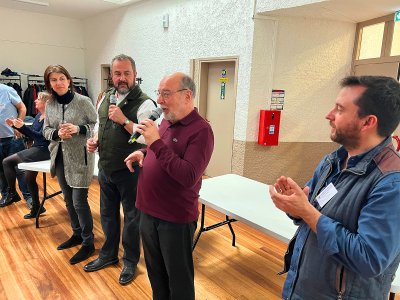 Jean Rosen, pr&eacute;sident des Rencontres, entour&eacute; des vignerons chiliens, No&euml;lle et Fran&ccedil;ois Massoc, et Diego Urra Gosselin.