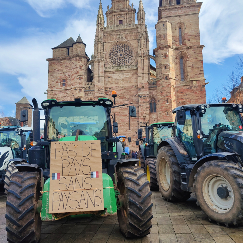 De nombreux tracteurs sont venus parés de slogans. - Auriana Castro