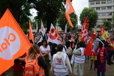 Entre 700 et 1.000 personnes ont manifesté à Rodez.