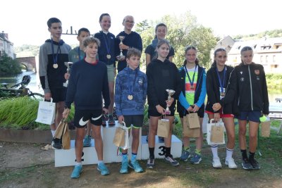 Podium des jeunes des trails 3 et 5 km, nouveauté de cette 2e édition.