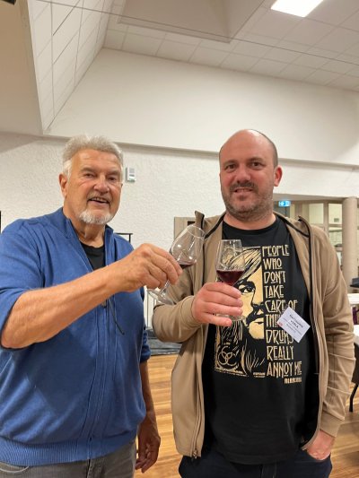 Jean-Marc Auméras, trésorier des Rencontres, et Guillaume Viala, le chef Bozoulais, en visite.