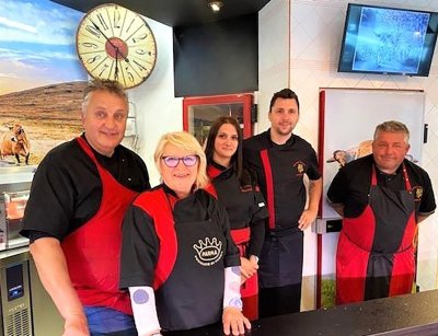 La famille Montarnal ?au comptoir en 2021.
