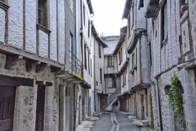 Une partie des maisons à colombages sont encore habitées. - Eloïse Bonnin