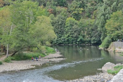 Avant, les gabarres passaient par là. ?Aujourd'hui, c'est un endroit parfait pour la pêche ou pour se poser au bord de l'eau. - Eloïse Bonnin
