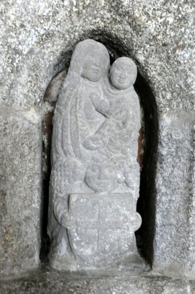 Vierge à l'enfant du XV<SUP>e</SUP> siècle.