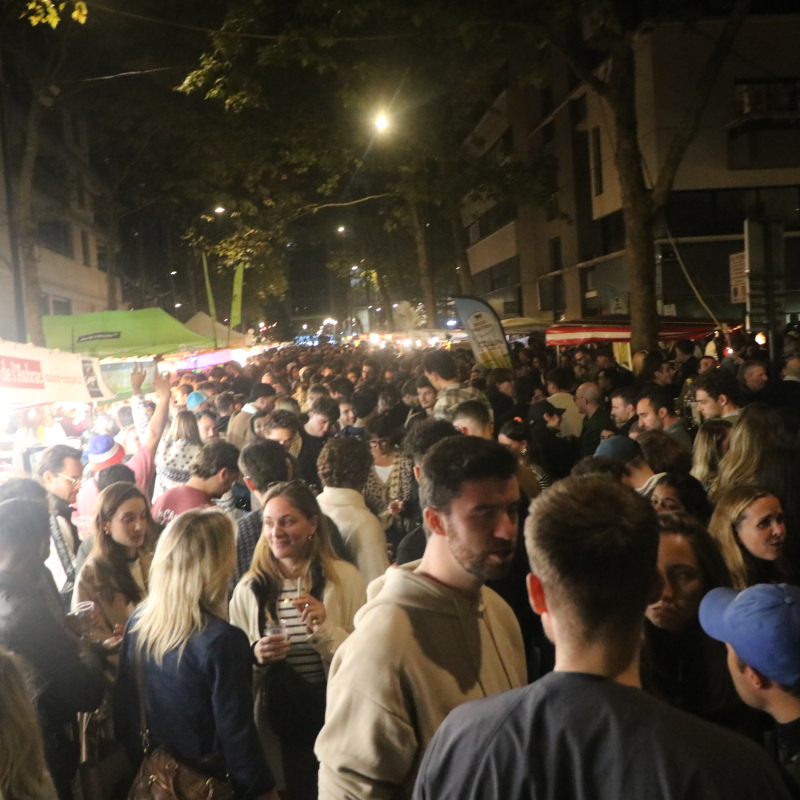 La rue de l'Aubrac version nocturne. - Valentin Loubet