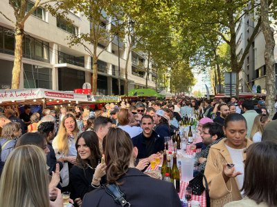 Rue de l'Aubrac, on fait son marché, on boit, on mange... - Xavier Palous