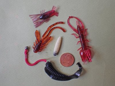 Divers micro-leurres souples créatures.