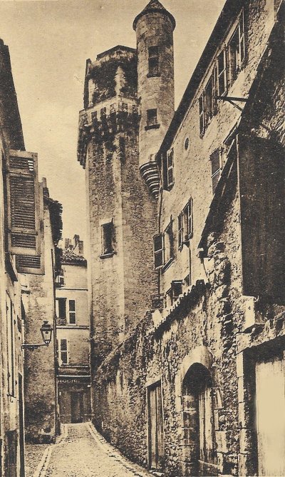 Une rue du vieux P&eacute;rigueux telle que Valady ?aurait pu la voir - CPA - collection Pascal Cazottes.