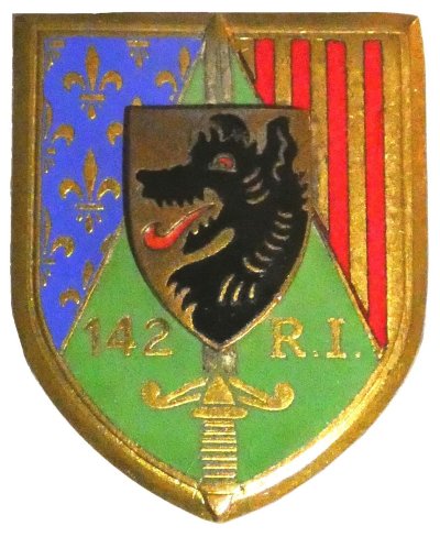 Insigne du 142<SUP>e</SUP> RI - ?collection Pascal Cazottes.