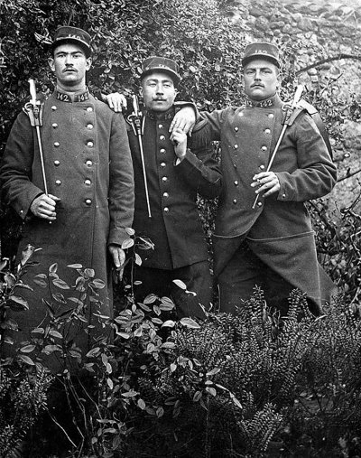 Soldats du 142<SUP>e</SUP> RI. Photo prise avant septembre 1914 et transmise par le site chtimiste.com, qui rassemble plus de 40.000 photos de poilus.