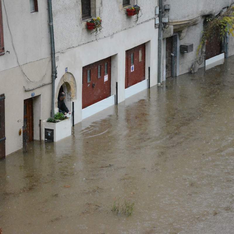 La place des moulins est compl&egrave;tement inond&eacute;e. - Elo&iuml;se Bonnin